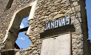 Ein Schild hält den Namen Jánovas am Leben, von Karten ist er weitgehend  verschwunden.