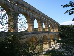 Imposant: Der fast 2000 Jahre alte Pont du Gard zieht Touristen aus aller Welt an. 