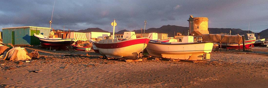 Die Fischerboote von San Miguel laufen immer noch jeden Morgen aus.